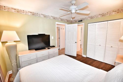 0111 Waters Edge Resort condo - photo 15