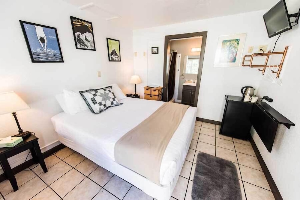 Riverwalk Inn - photo 15