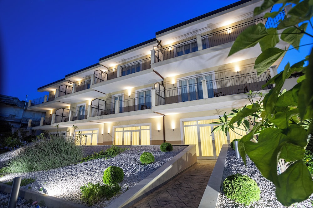 Verdello Home Savoca — 4-Star Luxury Hotel in Savoca, Italy