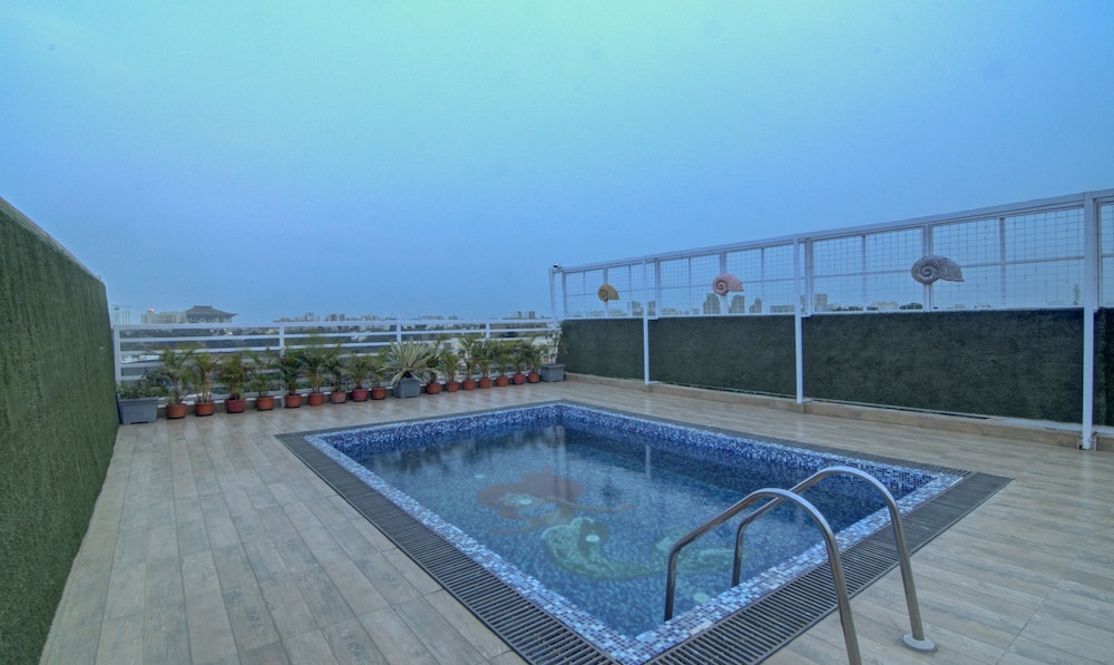 Treebo The Platinum Studio 50 - carbon neutral hotel in Barasat