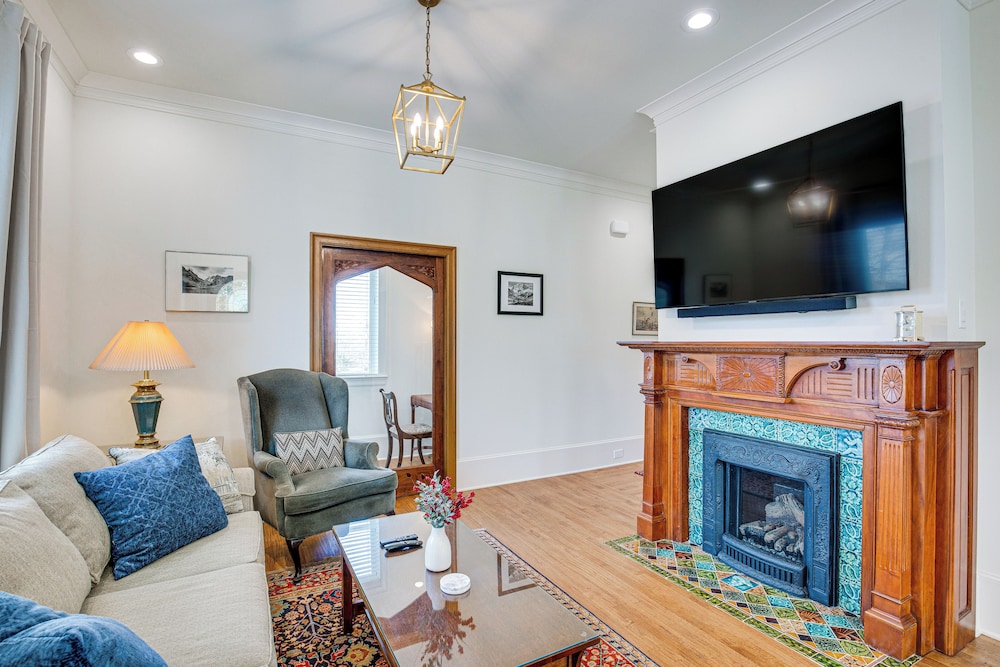 Historic Charnwood Guest House 1 Mile to Downtown — 4-Star Luxury Hotel in Tyler, United States