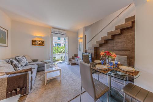 Villa Toretti Centro Relax E Parcheggio Privato — 4-Star Luxury Hotel in Rapallo, Italy