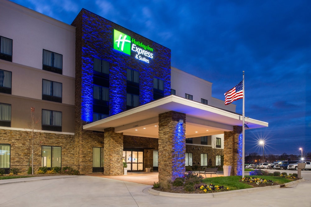 Holiday Inn Express Hotel & Suites Monroe - photo 63