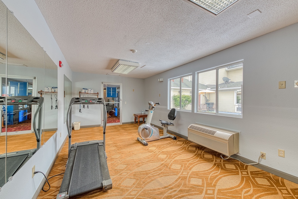 American Inn and Suites Dundee - photo 28