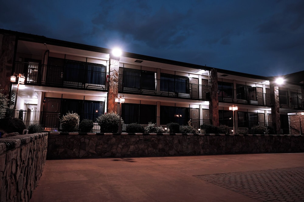 Riverside Inn & Suites by OYO Danville Ceaser Casino - photo 43