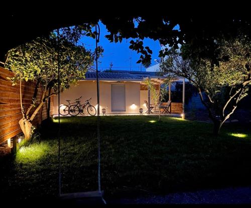 Green room - carbon neutral hotel in Unknown City