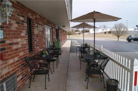Twelve Oaks Inn - photo 17