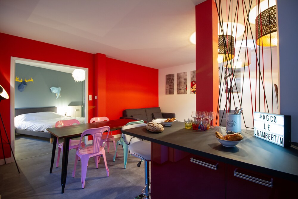 Meublé de Tourisme Au Troubadour T2 proximité Esc in Dijon, France