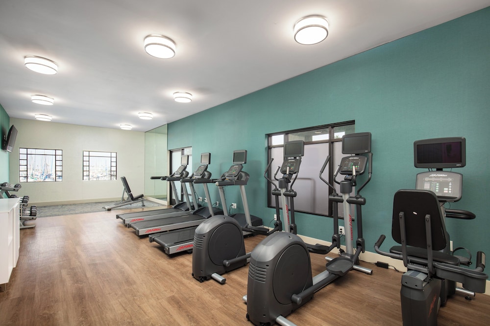 Holiday Inn Express Hotel & Suites Ventura by IHG - photo 23