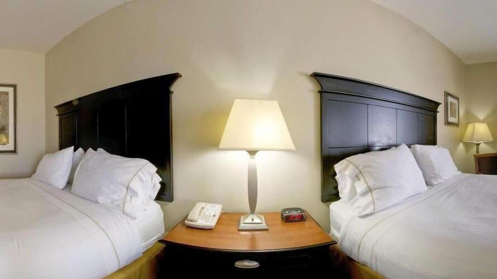 Holiday Inn Express Hotel & Suites Vernon College Area by IHG - photo 28