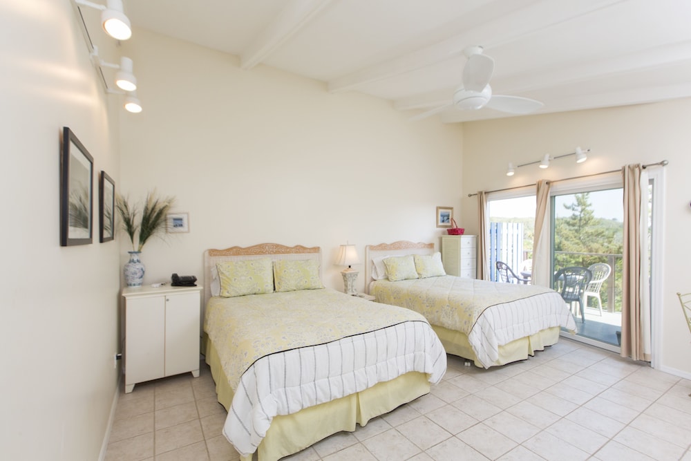 Driftwood Resort - photo 19