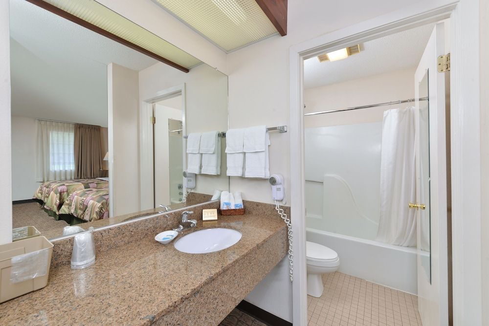 The Heritage Inn - photo 4