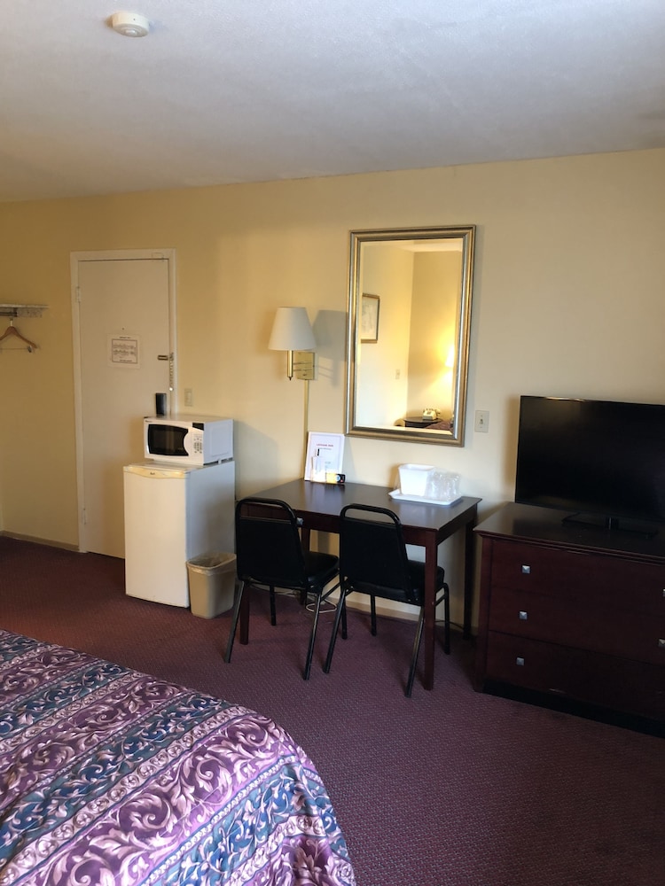 Latham Inn - photo 10