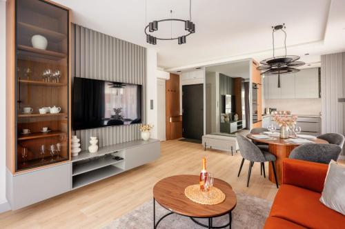 Lux Apart z Tarasem CENTRUM Parking Sauna Siłownia Meldunki 24na7 — 4-Star Luxury Hotel in Wroclaw, Poland