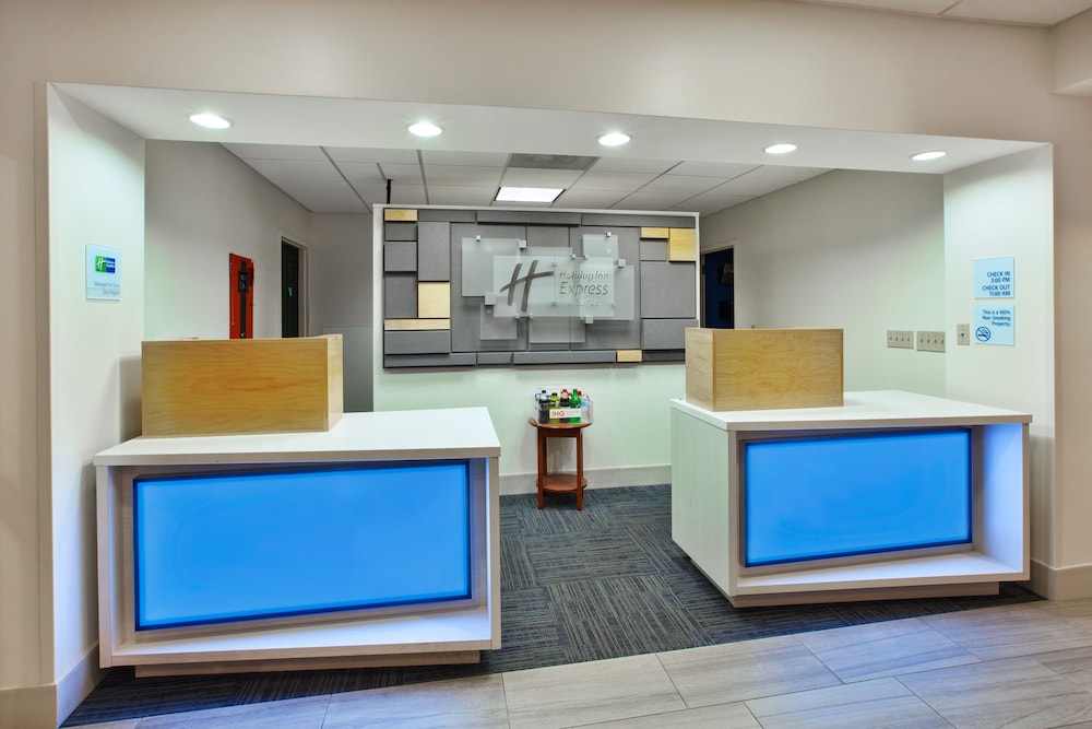 Holiday Inn Express & Suites Manchester by IHG - photo 41