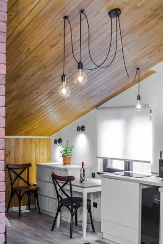 Top Location Cozy Wooden Ceiling Apt by Wehost