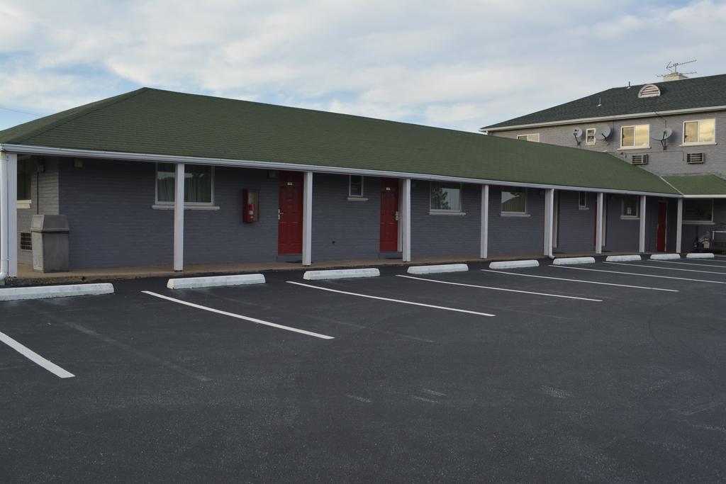 Red Carpet Inn and Suites New Cumberland - photo 4