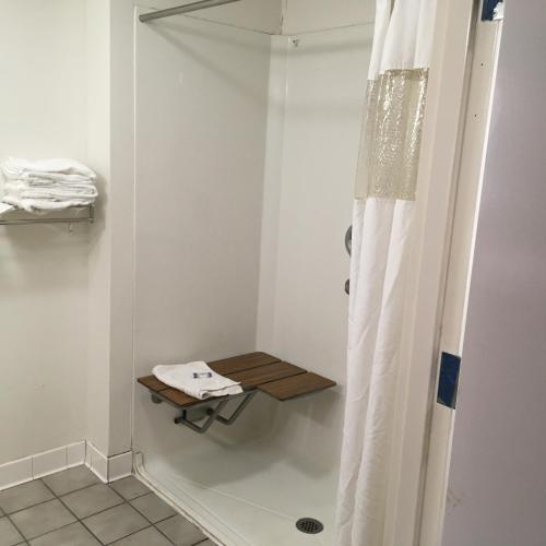 President Inn & Suites - photo 28