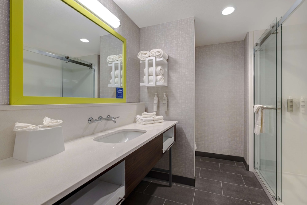 Hampton Inn & Suites by Hilton Marina - photo 27