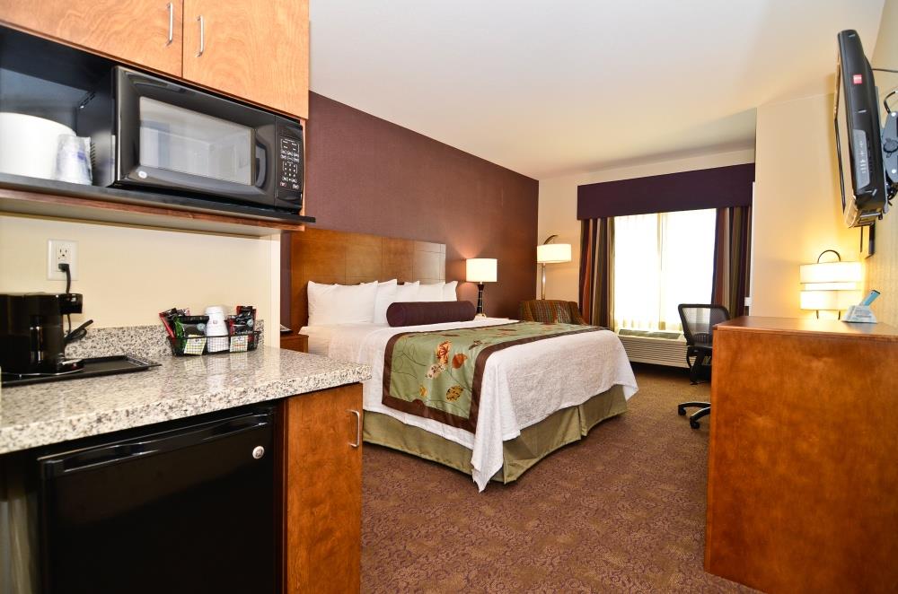 Best Western Plus Carousel Inn & Suites - photo 10