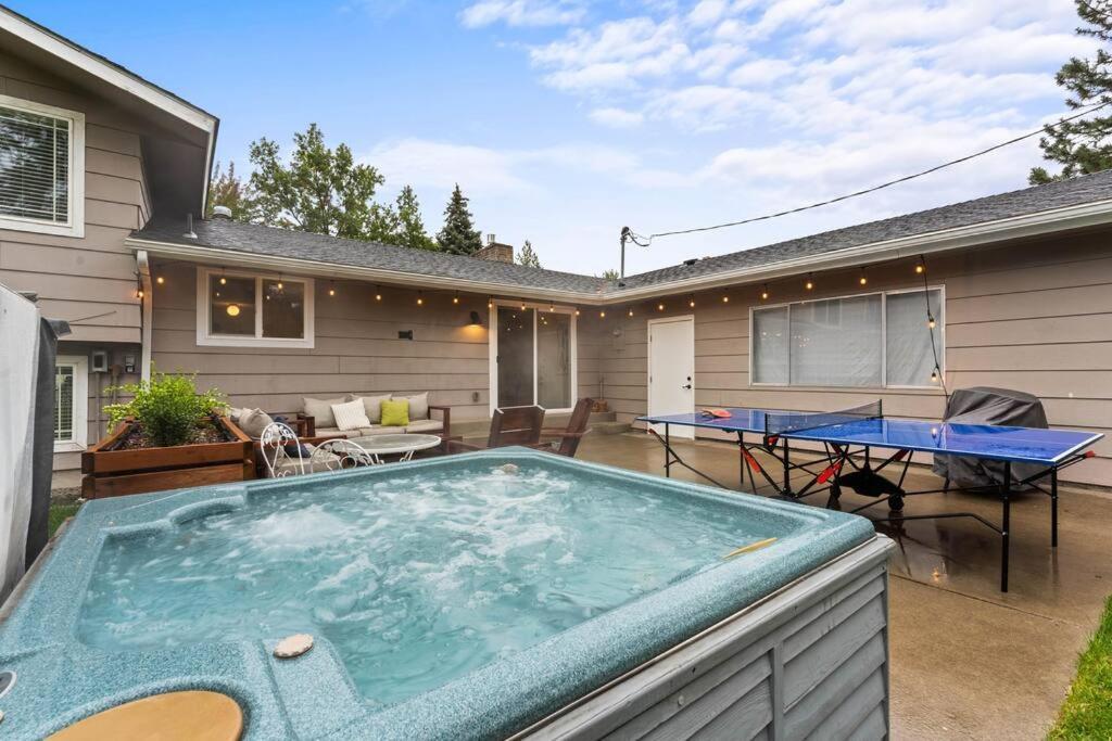 Hot Tub Blackstone Fire Pit Ping Pong River — Spokane