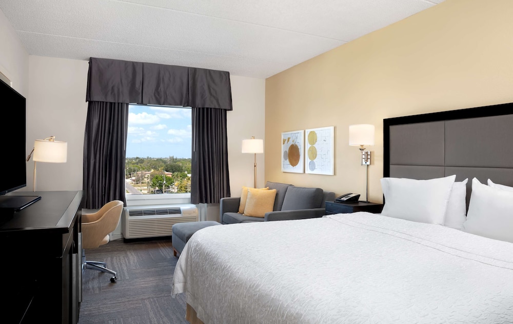 Hampton Inn by Hilton Hallandale Beach Aventura - photo 12