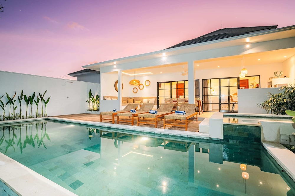 Villa L at Seseh — 4-Star Luxury Hotel in Canggu, Indonesia