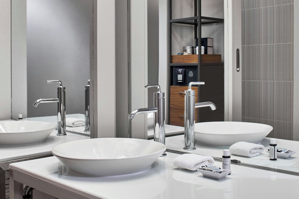 AC Hotel by Marriott National Harbor Washington D.C. Area - photo 30
