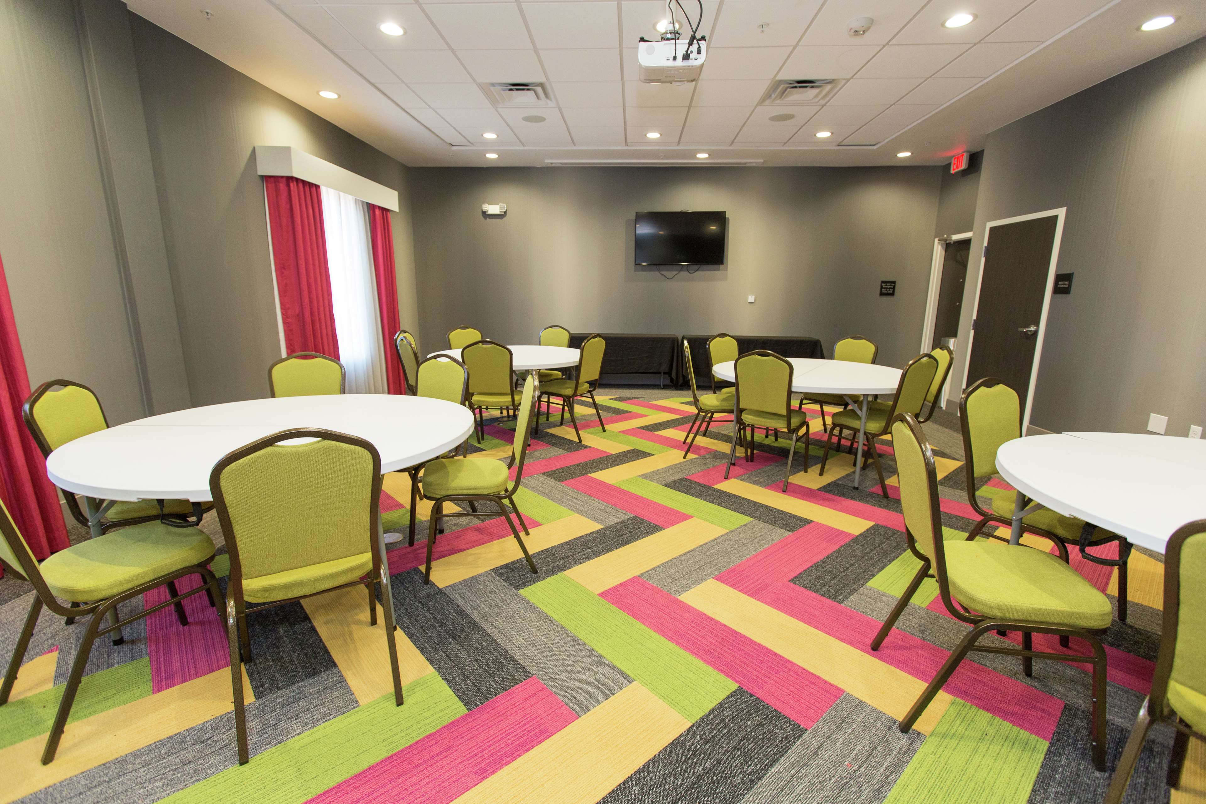 Hampton Inn Mustang - photo 25
