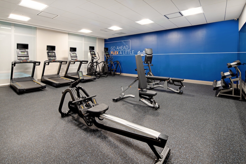 Holiday Inn Express & Suites Palm Desert Millennium by IHG - photo 22