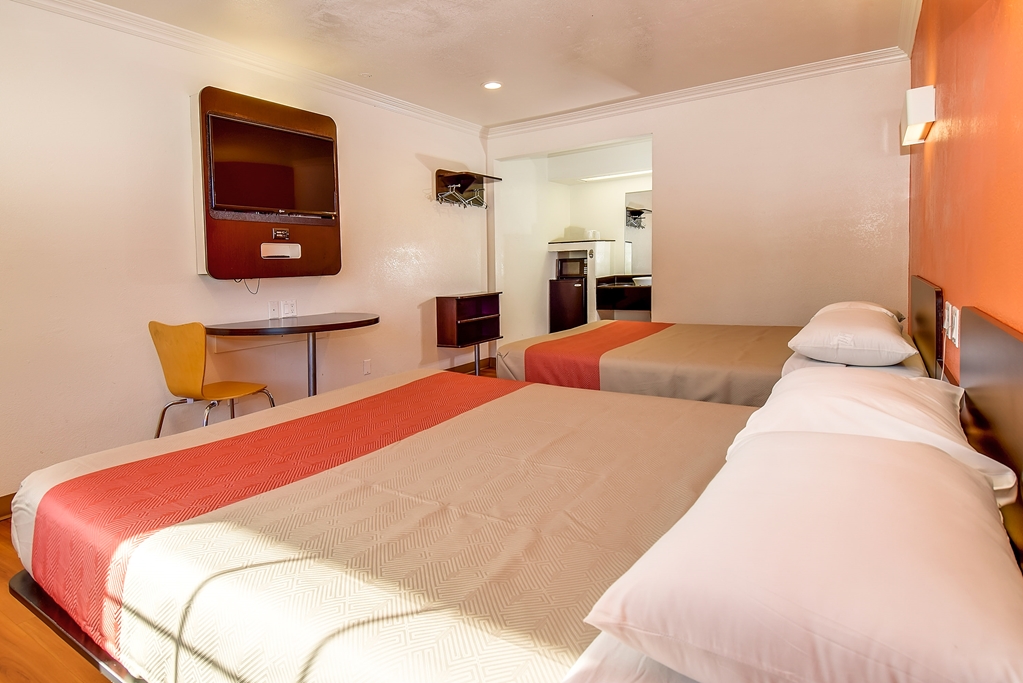 Motel 6 Garden Grove - photo 10