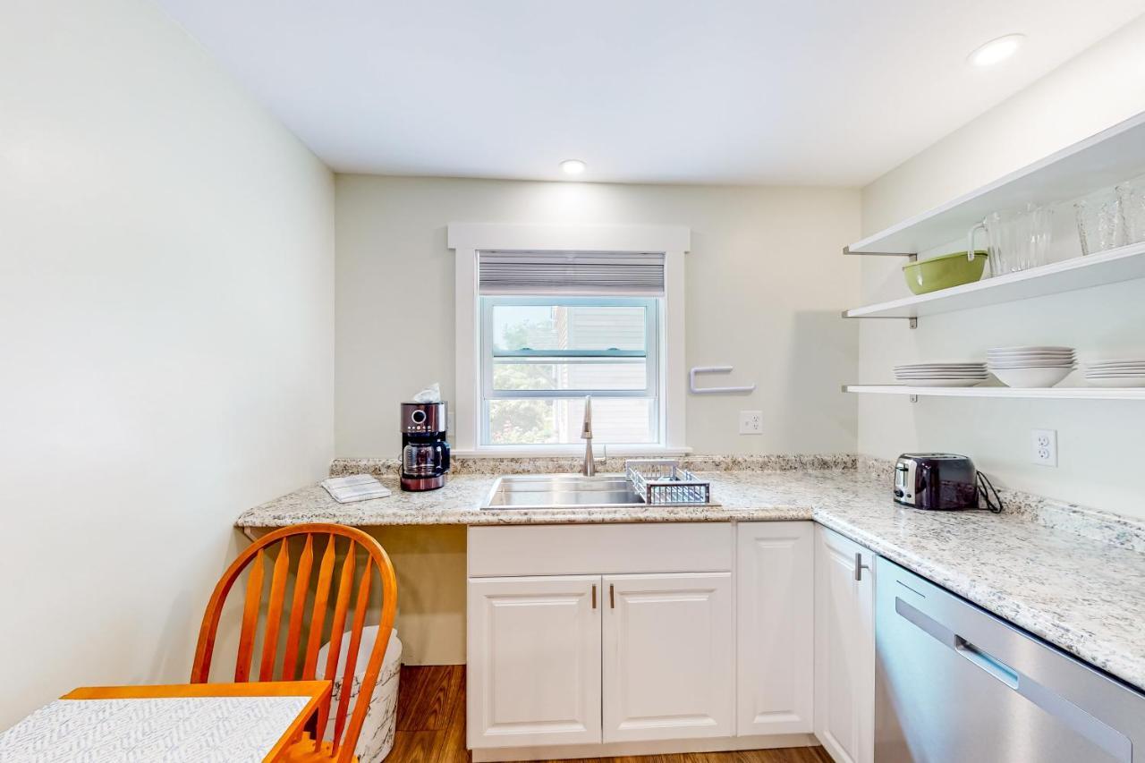 Shorebreeze Inn - photo 28