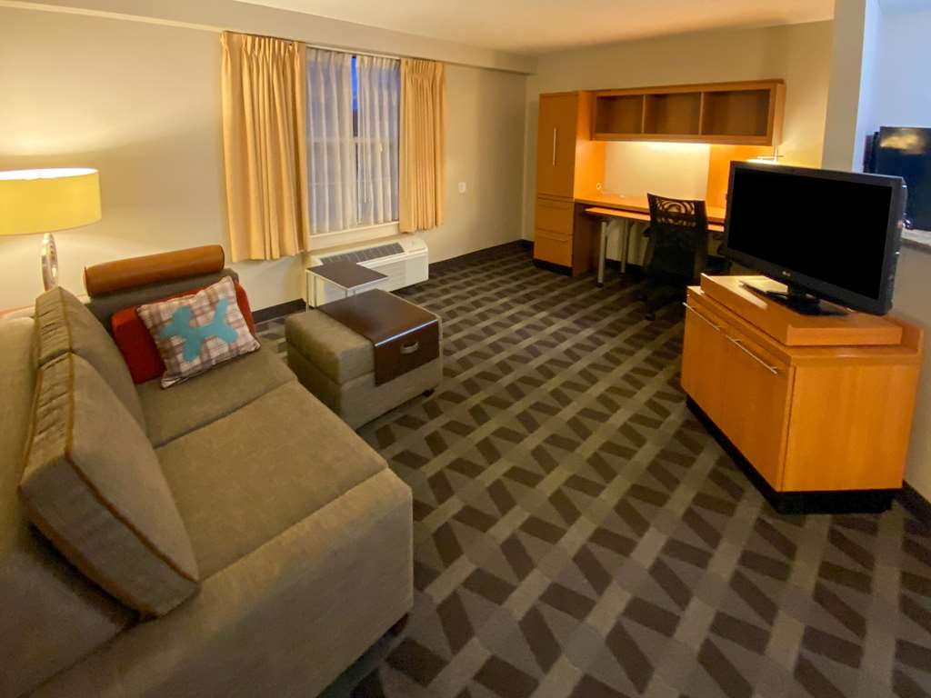 MainStay Suites Middleburg Heights Cleveland Airport - photo 17
