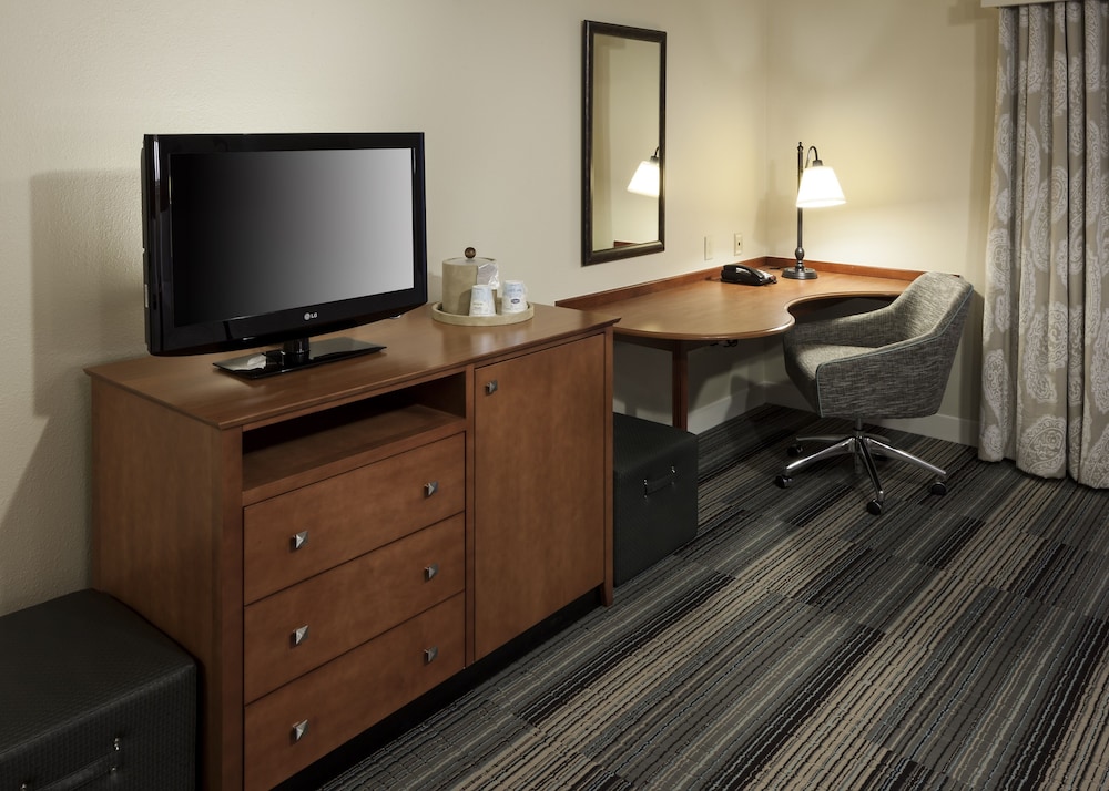 Hampton Inn & Suites Davenport - photo 8
