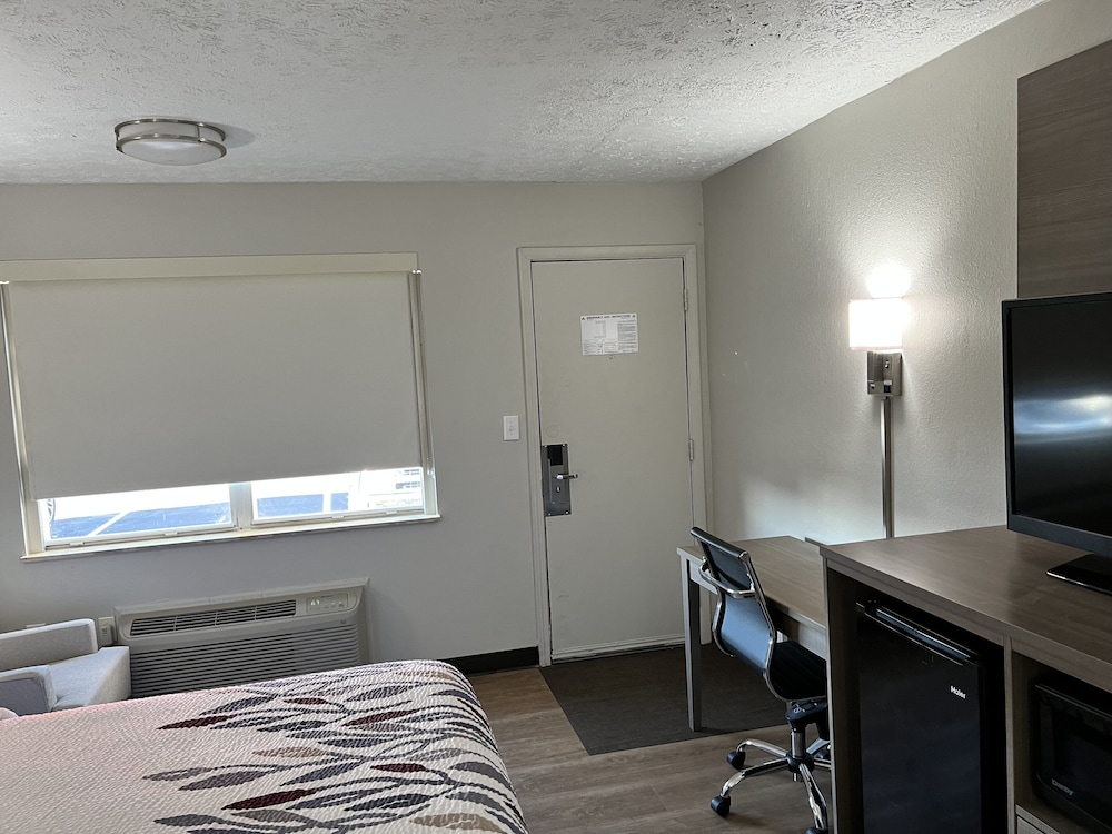 Deluxe Inn Georgetown - photo 3