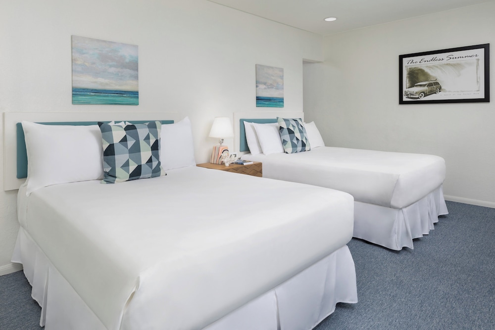 Pacific Edge Hotel - photo 10