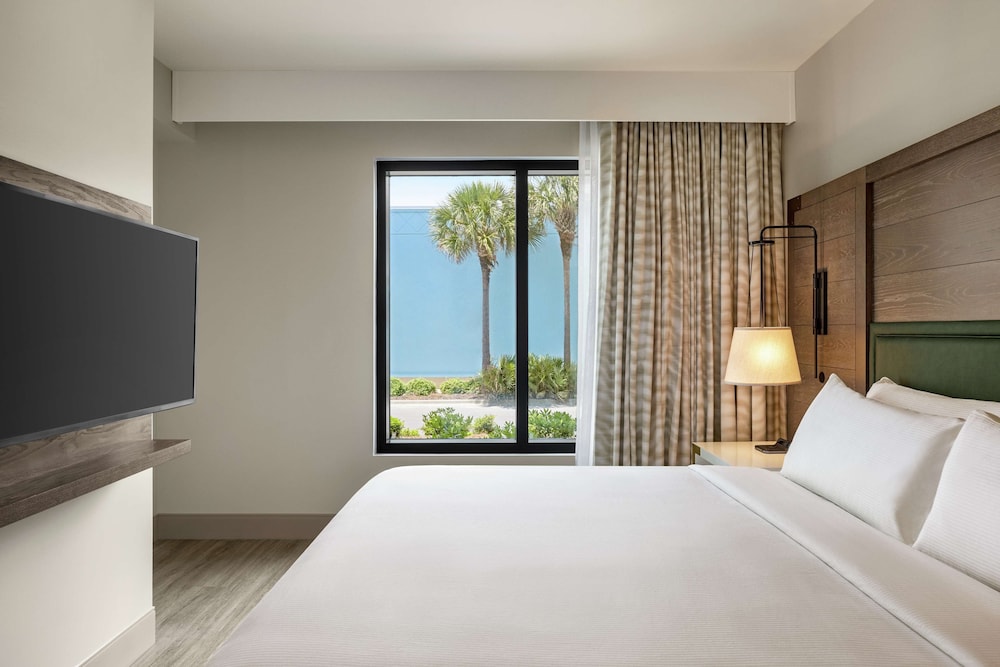 Embassy Suites by Hilton Panama City Beach Resort - photo 22