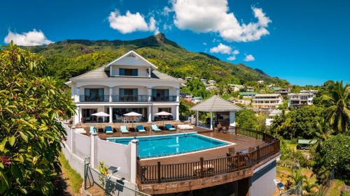 D'Offay Seaview Apartments — 4-Star Luxury Hotel in Beau Vallon, Seychelles