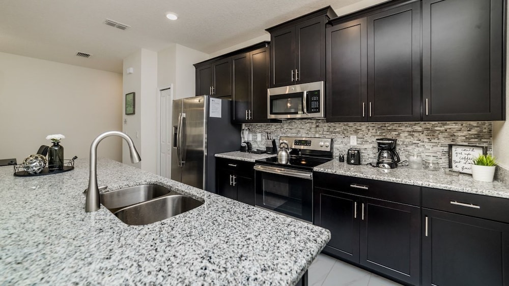 Grhdog9055 Champions Gate Resort 4 Bed 3 Baths Townhouse - photo 20