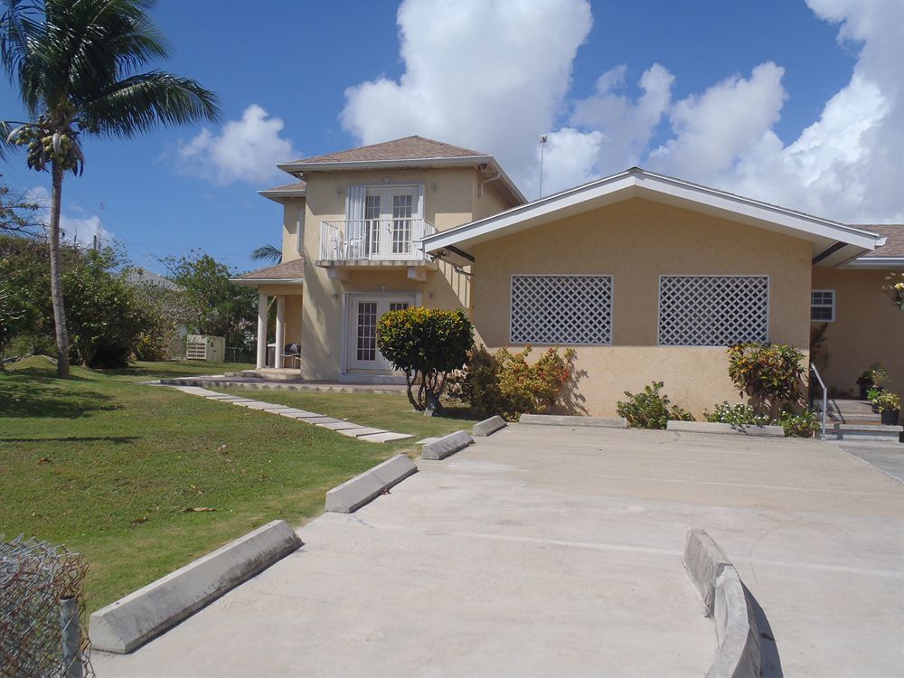 Spotts Beach Houses in George Town, Cayman Islands