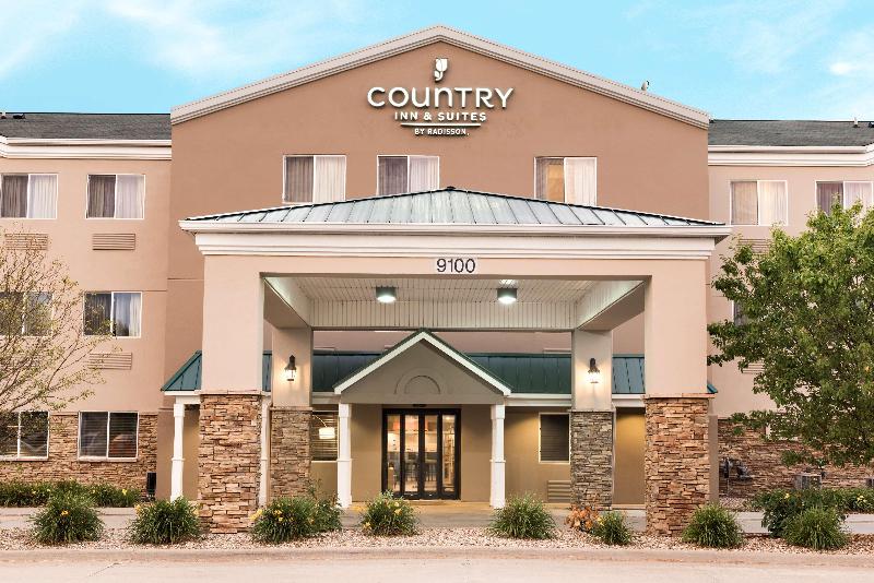 Country Inn & Suites by Radisson Cedar Rapids Airport IA - featured photo