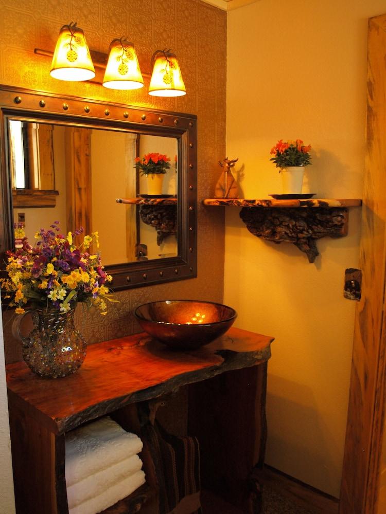 Whispering Pines Inn - photo 6