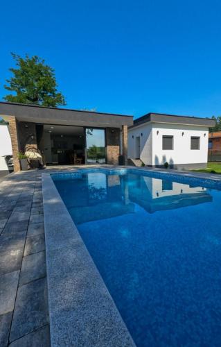 Vikendica na Drini Drinska priča in Lesnica, Serbia