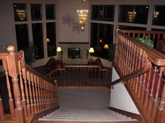 Saratoga Inn & Suites - photo 3