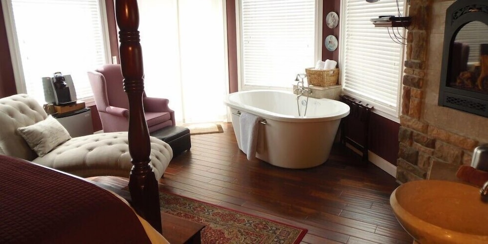 The Collins Inn and Seaside Cottages - photo 43