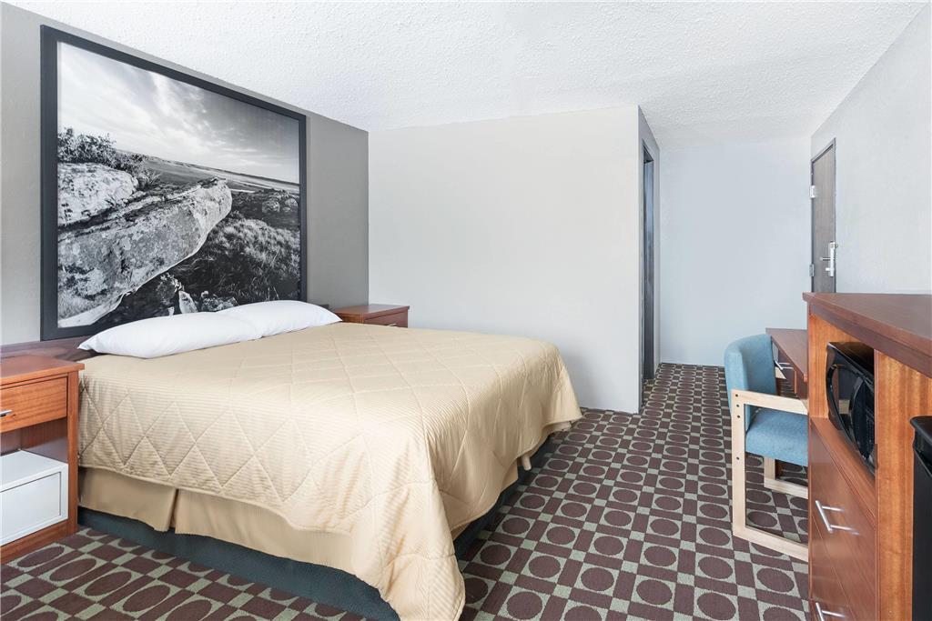 Super 8 by Wyndham Miles City - photo 19