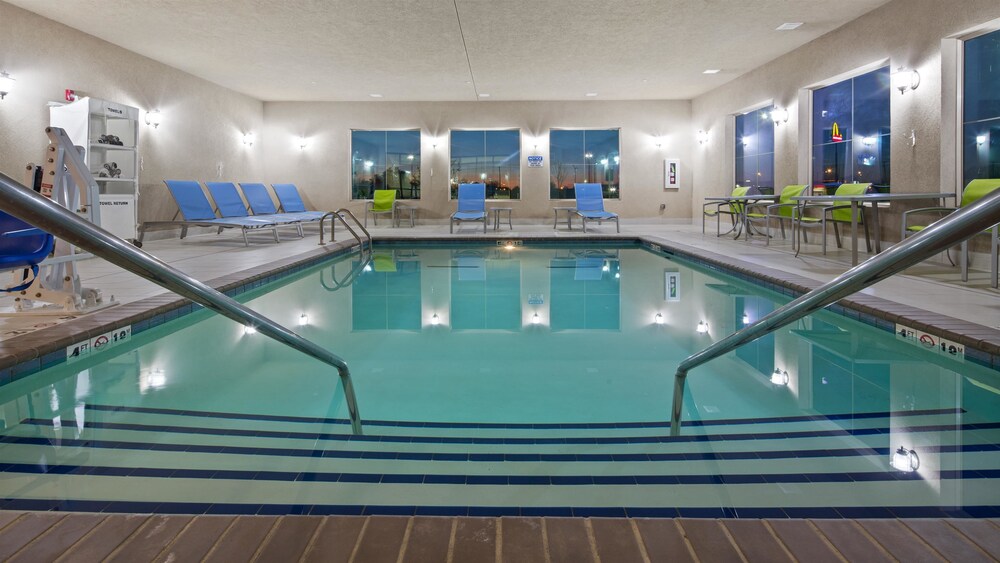 Best Western Lindsay Inn & Suites - photo 12