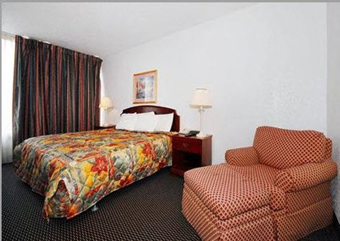 Rodeway Inn & Suites Conference Center - photo 3
