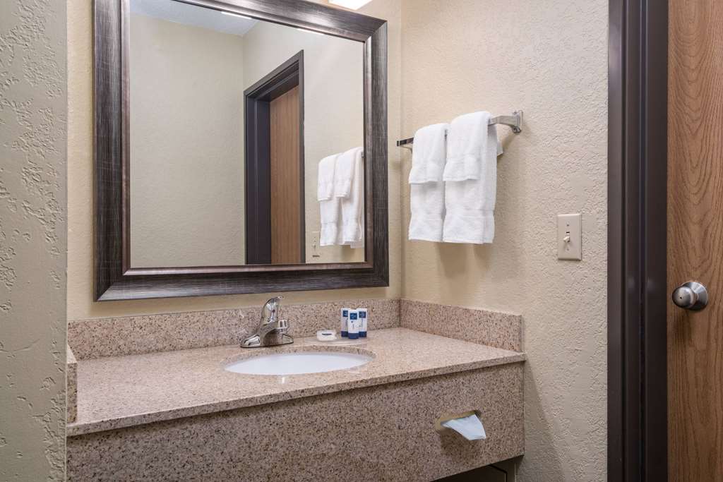 AmericInn by Wyndham Fargo West Acres - photo 11