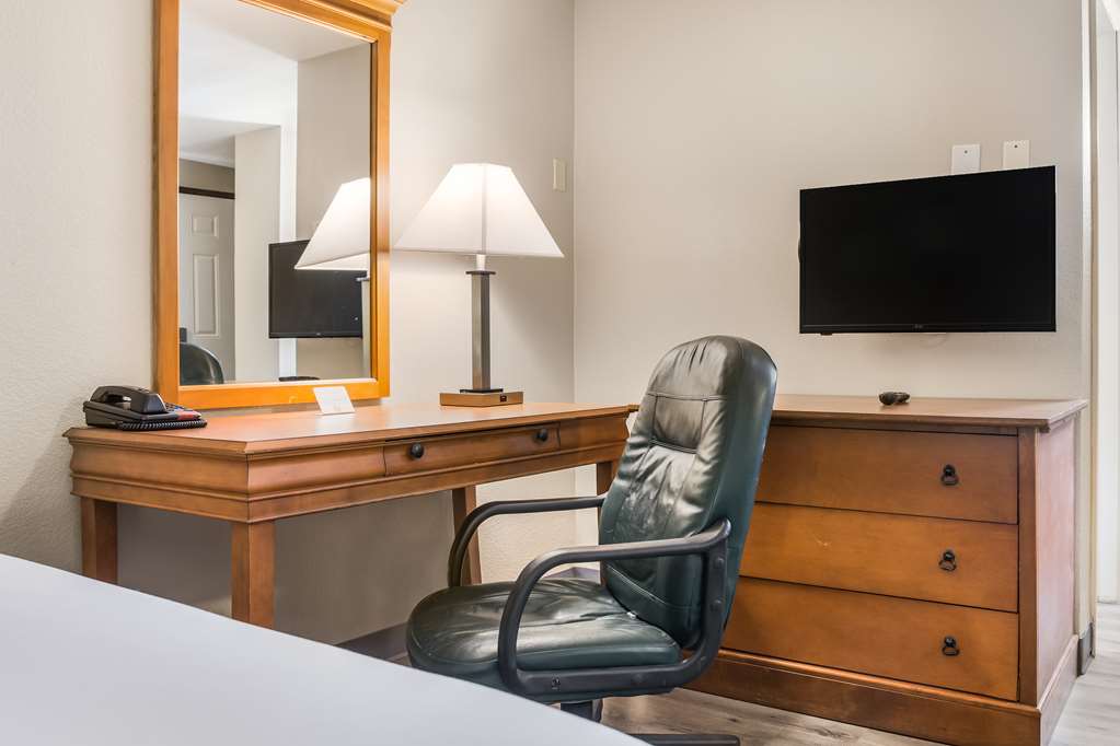Americas Best Value Inn Lebanon MO - photo 28